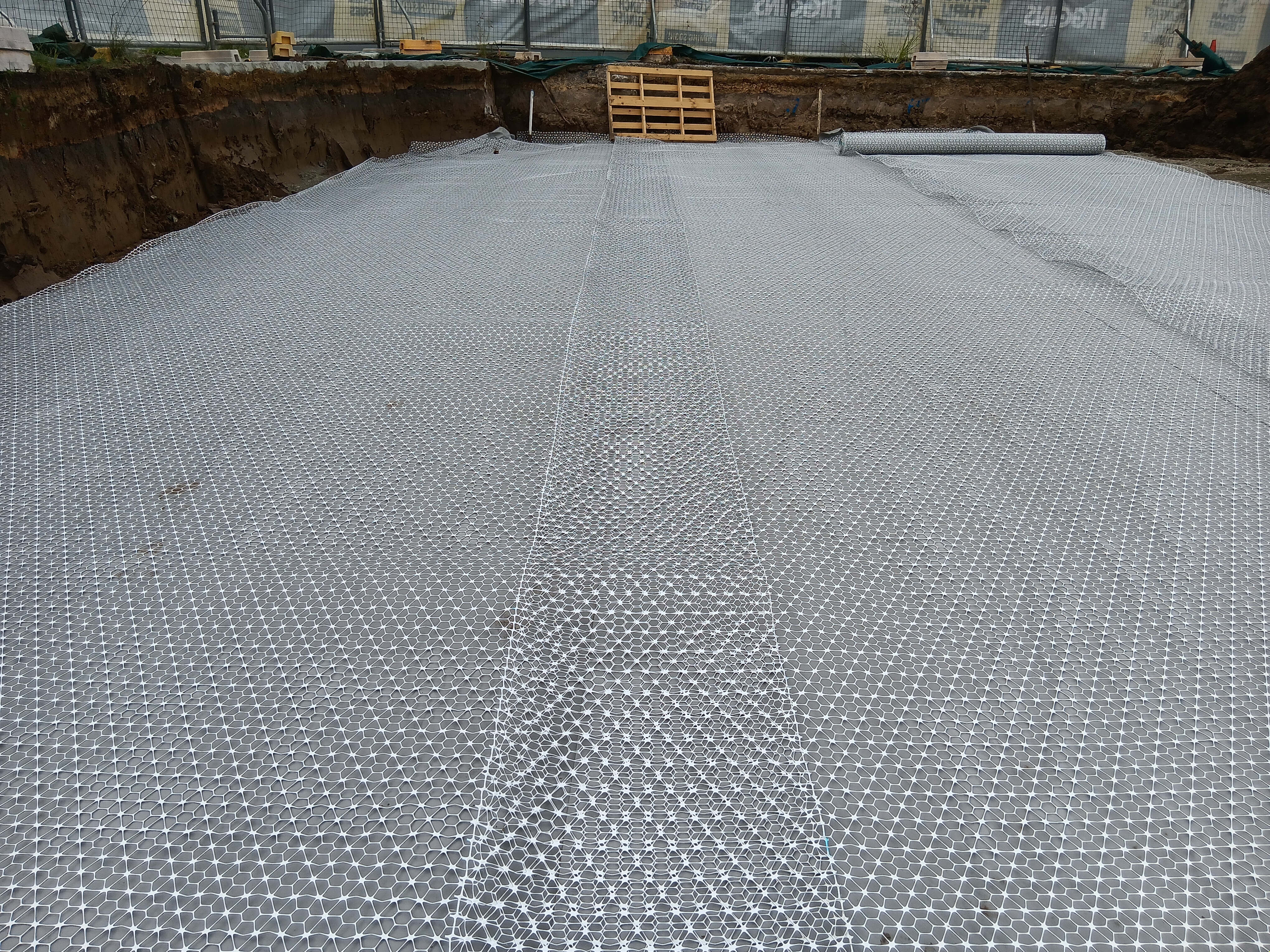 Tensar® InterAx® stabilises platform for a popular food outlet image