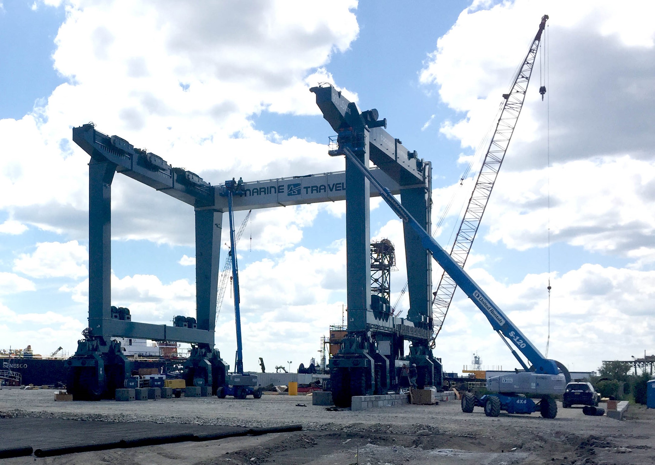 Crane-jobsite.jpg